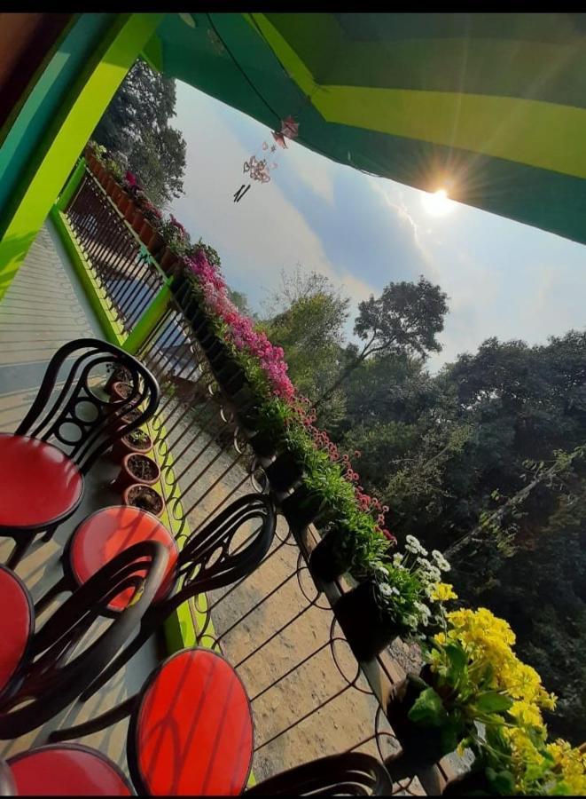 Greenery Homestay Darjeeling  Bagian luar foto
